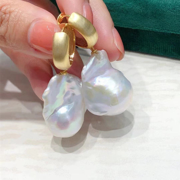 Retro simple large baroque pearl drop shape earrings in white with gold hoops